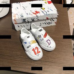 Top high quality kids shoes Numeric letter graffiti print Child Sneakers Slip-On baby casual shoes Box protection Children's Size 26-35