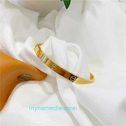 Designer Caritraes Bracelet Luxury Vietnams Classic Light Fashion Screw Buckle Copper Alloy Headpiece