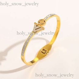 Luxury Jewelry Designer Bracelet Louiseviution Bracelet Gold Luxury Bracelets Women Bangle Letter Jewelry Stainless Steel Wristband Cuff Fashion Jewelry 900