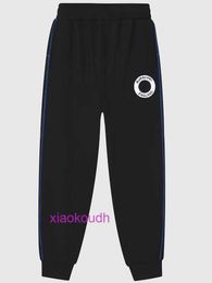 AA Bbrbry Designer New Summer Classic Casual Unisex Pants Inköp 2024 Ny fast färg broderad brev Badge Casual byxor för män och kvinnor