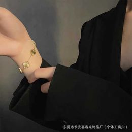 High quality charm bracelet gift Bracelet Womens Versatile Advanced Sense Fashion with Original logo with box vancley