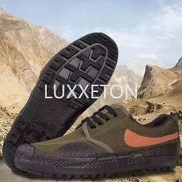 Casual Shoes 2024 Release Men's Low Cut Rubber Sole Anti Slip And Wear Resistant Construction Site Work Driving Canvas