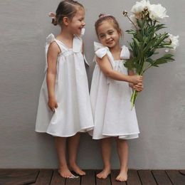 Girl's Dresses Summer girls bow tie shoulder strap linen white dress with lining 2024 New Flower Boy loose party princess dress d240520