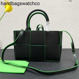 Bottegvenets Arco Tote Bag Small Intreccio Grained Leather Designer String Closure Handbag Bonded Suede Lining Women Shoulder Bags Purse