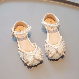 2024 Girls Summer Rhinestone Pearl Kids Princess Causal Dress Shoes Fashion Sweet Children Wedding Flat Sandals Elegant