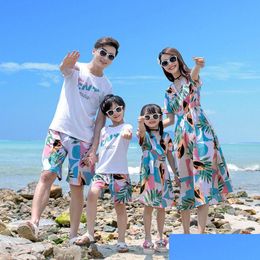 Family Matching Outfits Summer Beach Mother Daughter Dresses Dad Son T-Shirt Shorts Look Couple Outfit Drop Delivery Baby Kids Mater Dhlmr
