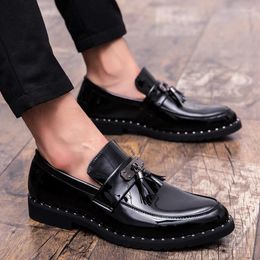 Casual Shoes Men Loafers Fashion Weaving Comfortable Soft Mens Tassel Leisure Leather 2024 Flats Moccasins Sapato Masculino