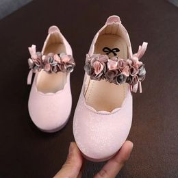 Childrens Flats Lace Big Flower Princess Party Performance Shoes Big Student Girl Shoes for Kids Soft Sole Leather Flats 240518