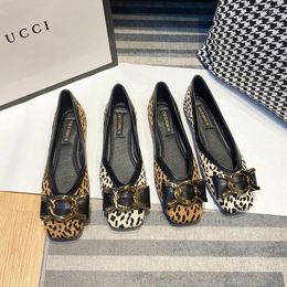 Casual Shoes Metal Chain Leopard Pattern Flats Woman Sneakers Women Square Toe Shallow Loafers Slip On Soft Bottom Moccasins Femme 2024