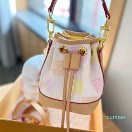 24SS Womens Luxury Designer New Mini Bucket Bag Handbag Shoulder Crossbody Small And Cute 16CM