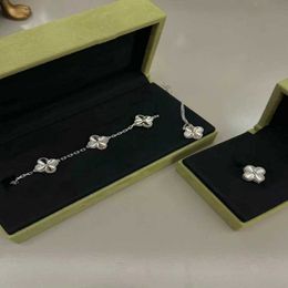 glamorous bracelet for Vanly urban beauty Clover Bracelet Fashion Precision Five Flower Necklace with original logo box