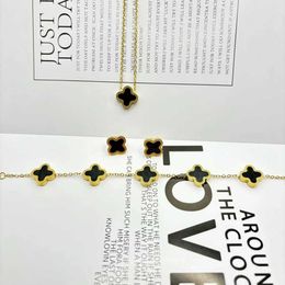 Lovers exclusive bracelet for showing love High end doublesided clover flat fashionable and light luxury non fading with Original logo box vancley