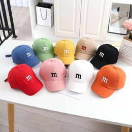 Brev M broderad baby baseball cap fast färg spädbarn snapback för flickor pojkar våren avslappnad småbarn sol tvisor hatt l2405