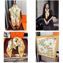 Designer H scarf H shawl 100% silk hand-rolled scarf luxury four-season scarf H tube top headwear galloping horse pattern yellow silk scarf 90*90cm