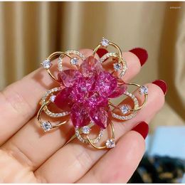 Brooches Chinese High-end Light Luxury Austrian Crystal Pink White Peony Flower Brooch Atmospheric Gold-plated Pin
