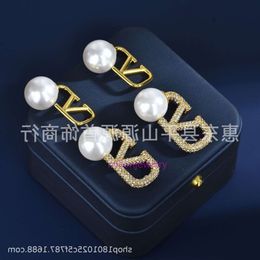 women jewelry valens earings designer high-end earrings for women V-shaped letters pearl inlaid diamond earrings brass material earrings for women