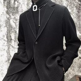 Men's Suits Miyake Pleated Men 2024 Office Black Blazer Luxury High Fashion Partially Lined Autumn Winter Coat