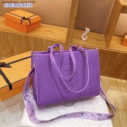 Luxury Handbag Designer Large Capacity Women's Bag 2024 New Fashion Handbag Simple Atmosphere Women's Single Shoulder Crossbody Bag 09GH