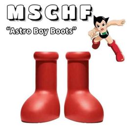 2023 Дизайнер Big Red Boots Astro Boy Cartoon Cartoon Boot в реальную жизнь гладкая резиновая резина круглая фэнтези -волшебство для мужчин. Женщины 5577680
