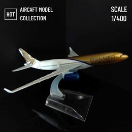 Aircraft Modle Scale 1 400 Metal Aviation Replica Gulf Air Model Diecast Airplane Minor Xmas Kids Room Decor Gift Toys for Boys s2452089