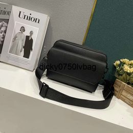 Lvity designer bag LouiseViution Lvse Messenger lousi vouton Bag Fastline Aerogramme 23ss Leather Pre Collection Fall Winter Designer Men Luxury Cross Body Man Purse