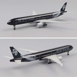 Aircraft Model 20cm1:400 New Zealand Boeing777 Metal Replica With Landing Gear Alloy Material Aviation Simulation Boy Gift