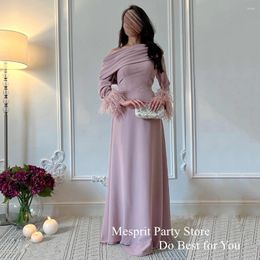 Party Dresses Dusty Pink Prom Dress Feathers Dubai Gown Long Sleeves Pleat Chiffon Floor Length A Line Saudi Evening 2024