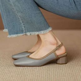 Mulheres Sapatos de vestido de grife vintage Poos quadrados de calcanhar de couro genuíno