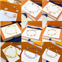 2024 Designer with box L-series luxury charm bracelets for women 20 styles letter small flower plate golden bracelet inlaid crystal fashion gift jewelry