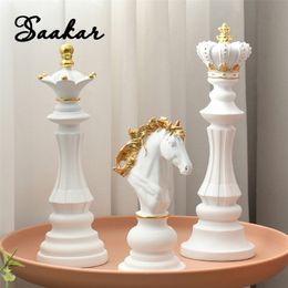 Saakar International Chess Harts Decorative Ornaments Home Interior Office Figurer King Queen Knight Statue Collection Objects 240506