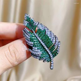 Brooches Beautiful French Emerald Zircon For Men Suit Elegant Clothing Pins Women Accessories Jewellery Wedding Gift