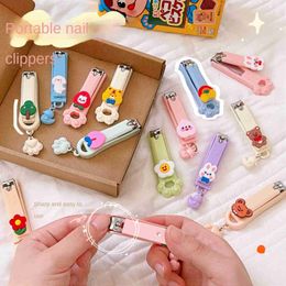 Nail Care 2 sets of cute nail clippers cartoon singing bags for convenient and creative childrens nail clippers Mini family nail clippers WX