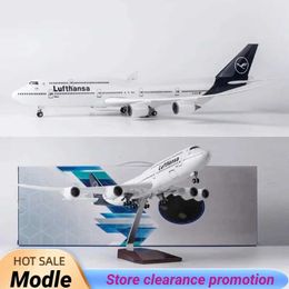 Aircraft Modle Lufthansa Aircraft Model Toys 1150 Airline B747 Aircraft Model Lights and Wheel Landing Gears Plastic Resin Aircraft Model Ne