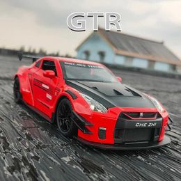 Diecast Model Cars Simulation 1 24 Scale NISSAN GTR Supercar Model Diecast Toy Vehicles With Sound Light Collective Miniature Voiture Boy Car Gift Y240520ILE5