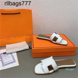 Top Slipper Fashion 2024 Sandals Oran Sandals vera pelle donna estate di lusso piatto da donna sandalo da spiaggia matrimonio