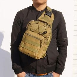 Мужчина на открытом воздухе в грудь военный тактическая сумка для плеча Sling rackpack 900d Оксфордский альпинизм