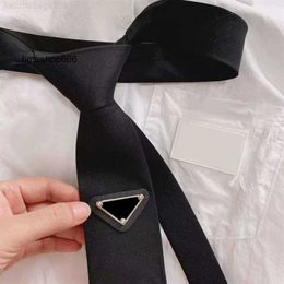 Neck Ties Designer Tie Fashion Classic Luxury Business Black Tie Silk Designer Necktie Ties Party Wedding Men Women Geometric Suit Ties
