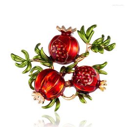 Brooches Fashion Red Pomegranate Brooch Autumn Fruit Green Leaf Cherry Pin Enamel For Women Coat Accessories Gift Design