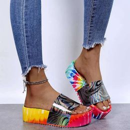 2024 Women Slippers Summer Sandals Female Print Flat Platform Rainbow Color Woman Outdoor Slides Tie 39f