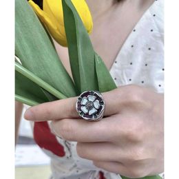 Ring Designer Ring for Woman vivieene Luxury Jewelry Viviane Westwood the Western Empress Dowager Tudor Rose Ring High Grade Medium Ancient Enamel Lacqu