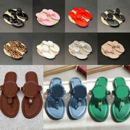 Designer Sandal Slippers Sport Leather Slides Womens White Black Pink Silver Red Leopard Brown Flip Flops Ladies Sandals Summer Hotel Beach Flats Platform 35-42