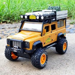 Diecast Model Cars 1 28 Camel Cup Land Rover Defender Alloy Racing Car Model Diecasts Toy Metal Toy Off-road Vehicles Model Collection Gift Y240520YBSP