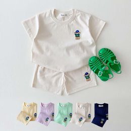 Korean Boy Summer Clothes Set Embroidered Bear Colourful Tees T shirts+Loose Shorts Suit 2PCS Pack Baby Girls Clothing Sets L2405 L2405