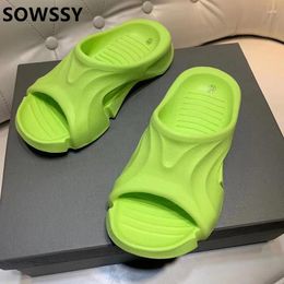 Slippers Summer Ladies Rubber Peep Toe Flat Thick Sole Beach Women Shallow Mouth Pleated Hollow Design Seaside Vacation Shoes