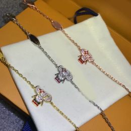 Luxury Designer Bracelet Letter Crystal Sun Flower Clover Pendant Charm Bracelet Wristband Cuff Gold Silver Plated Chain Bracelet Bangle For Women Wedding Jewellery