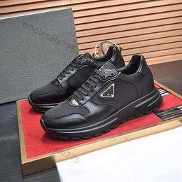 Men Metal Logo Casual Shoes Classics Nylon Stoff Fashion Designer Leder Low helfen, junge Marken im Freien zu binden.