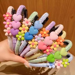 Hair Accessories New Girl Headband Cute Love Heart Flower Teeth Hair Childrens Cute Hair Decoration Hair Circles Fashion Hair Accessories d240520