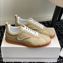 Designer Women Casual Shoes Luxury Round Toe Flat Bottom Retro Sports Shoes Fashionable Comfortable Spring Summer New Tennis Sneakers Size 35-39