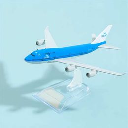 Aircraft Modle 1 400 metal aircraft replica A320 A330 A380 B747 B777 B787 aviation model die cast aircraft micro decorative gift toy s2452089