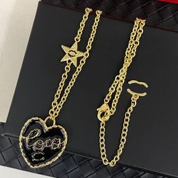 Top Style Luxury Designer Necklace Pendant Necklaces Designers Copper Diamond Letter Brand Vogue Men Women Wedding Jewellery High Quality Fashion Accessory